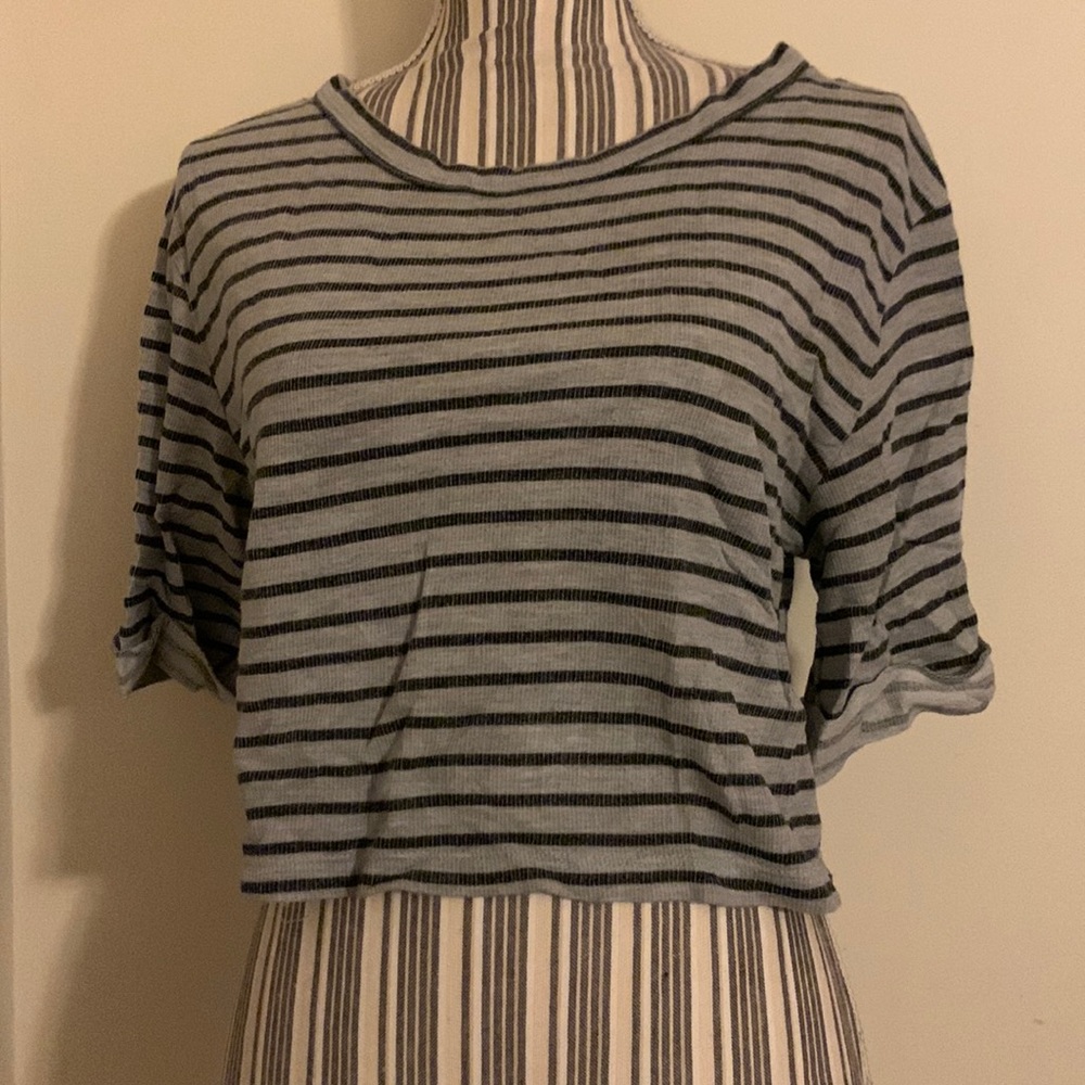 Cropped & Stripped 1/2 Sleeved Shirt